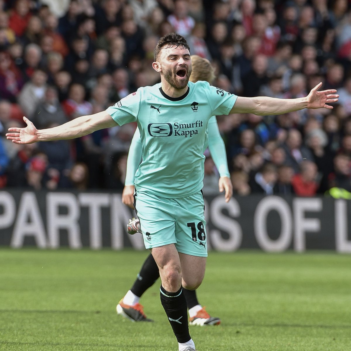 🔗 The build-up and the trademark Jonny Smith finish. 🔥 #wafc 🔵⚪️ | #GoalOfTheDay