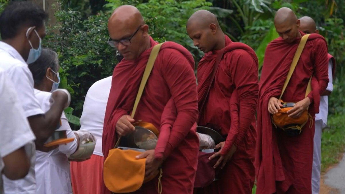 🇱🇰 VIDEO: Cheap alms bowls imports hit monks and blacksmiths in Sri Lanka The alms bowl, or "paathra", is a symbol of monks, yet in Sri Lanka, artisans are struggling as cheap substitutes flood the market, igniting a debate over Buddhist tradition and quality.