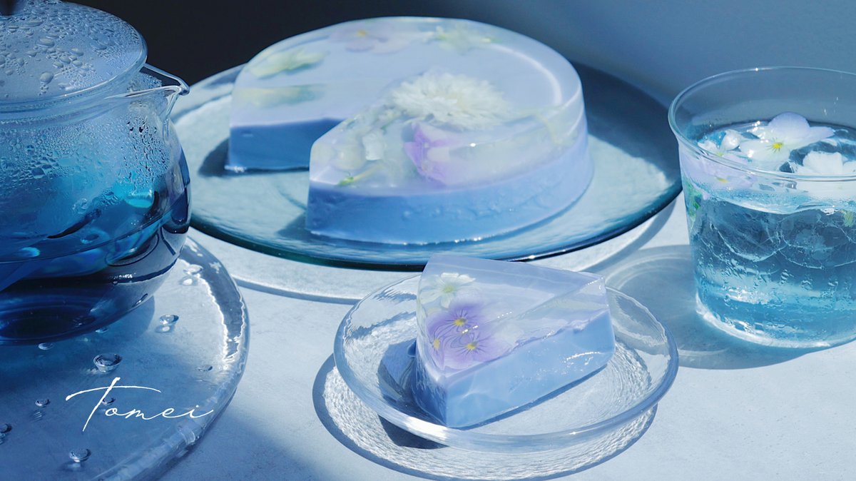 花咲く青いミルクプリンケーキ。