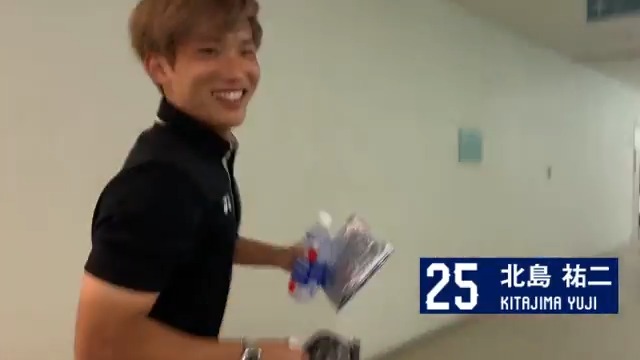 取材後バスに急ぐ #北島祐二 選手の様子です👀 🏆明治安田J1リーグ 第21節🏆 #アビスパ福岡 3-2 #アルビレックス新潟 次節は来週 👑#JCOM SPECIAL MATCH 🆚#ヴィッセル神戸 🗓6/28 19:00KO 🏟#ベススタ 🎫チケットはコチラ➡ #DAZN で配信📺 →