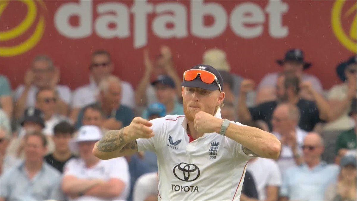 What was that gesture from Ben Stokes to Josh Tongue? 😅
