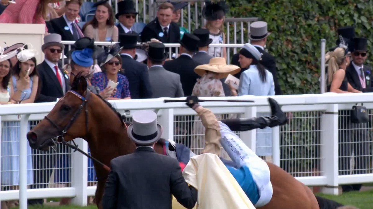 "It's not a matador" 😆 Lazzat wants to continue the #RoyalAscot celebrations without James Doyle 😅