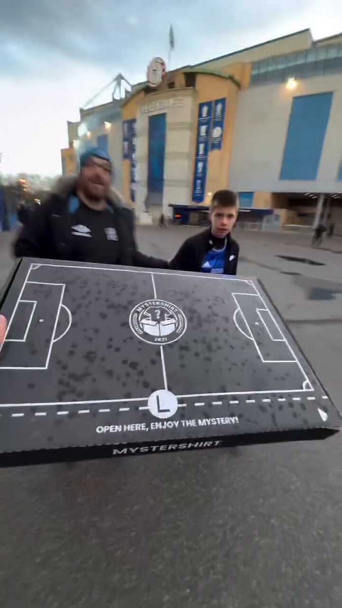He switched his Drogba Chelsea shirt for a Mystershirt box, do you think it was worth it? 😅