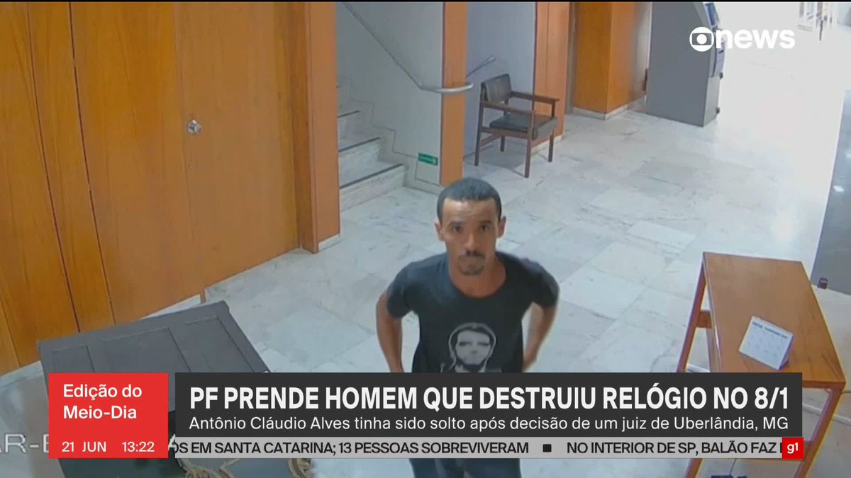 Sabe o Antônio Cláudio Alves Ferreira, aquele bolsonarista que quebrou um relógio histórico nos atos golpistas de 8 de janeiro? Ele havia sido solto após uma decisão polêmica do TJ-MG, mas acaba de ser preso de novo.