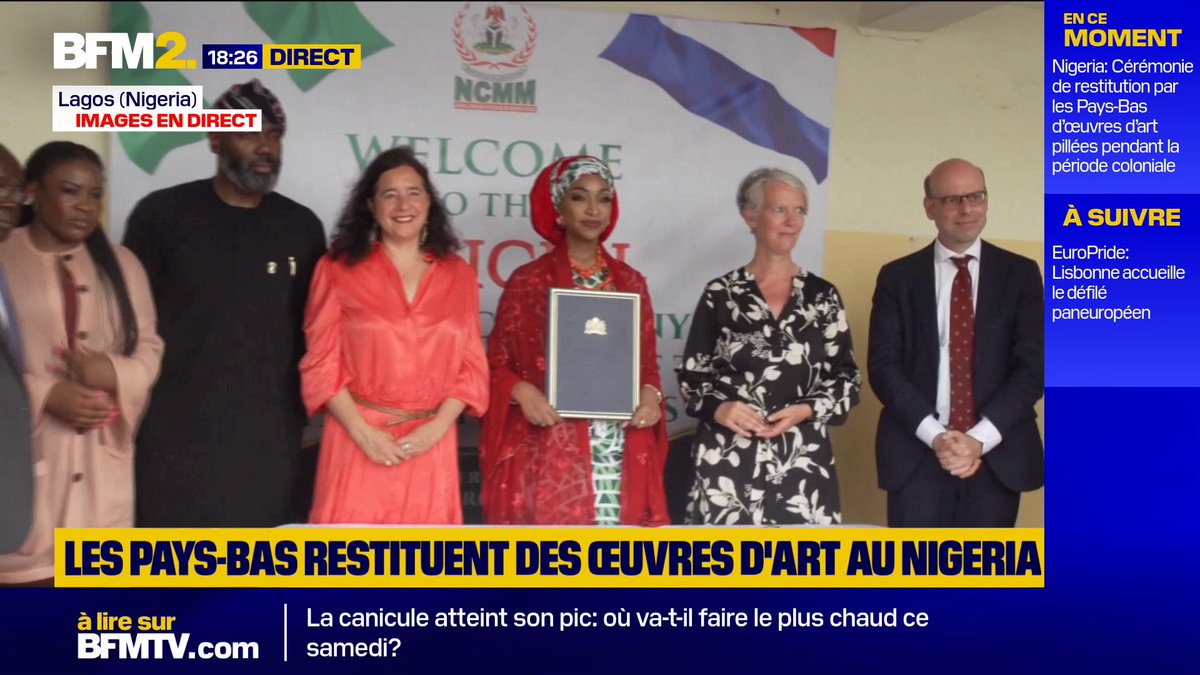 Signatures entre le Nigeria et les Pays-Bas durant la cérémonie de restitution d’œuvres d’art en bronze pillées par les Pays-Bas, durant la période coloniale, il y a plus de 120 ans, ce samedi 21 juin à Lagos #BFM2