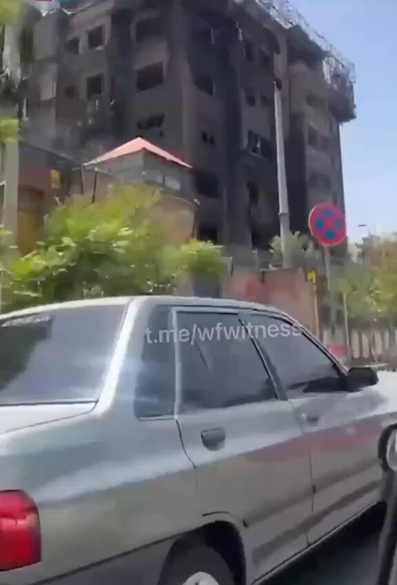 ⚡️آثار الضربة الإسرائيلية على مبنى الشرطة في العاصمة طهران #مدفعجي #اسراييل #طهران