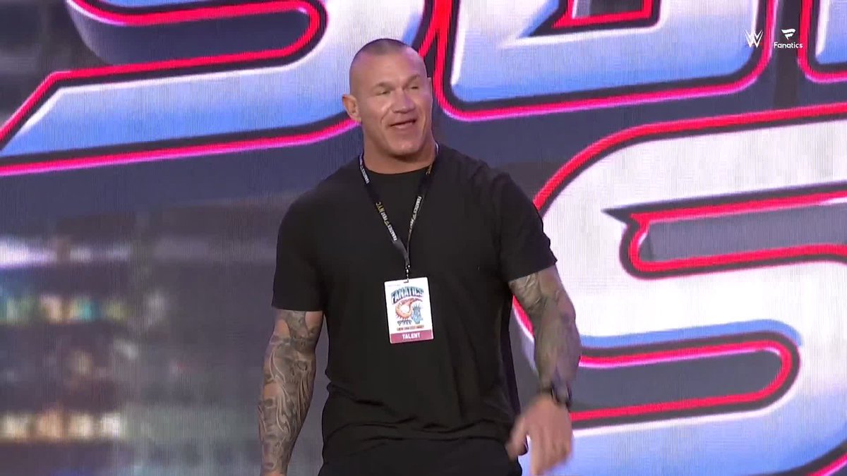 The Viper has arrived! 🐍 Randy Orton is here at the #SummerSlam Kickoff Show! Fanatics Fest Fanatics