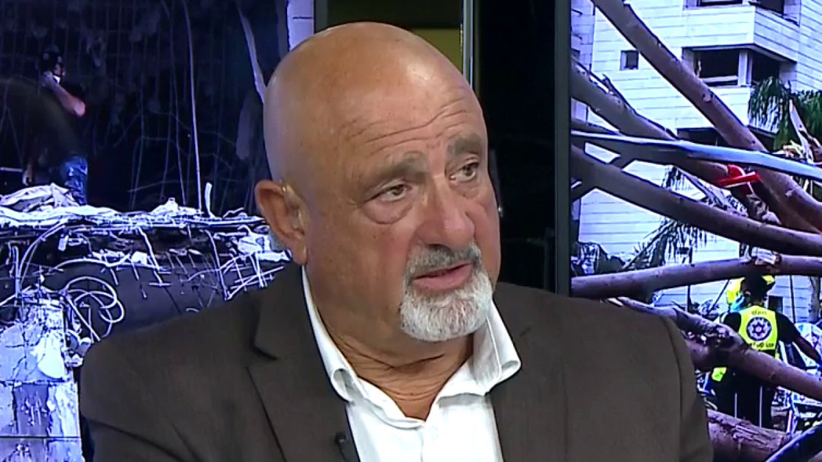 "Il y a un risque de guerre civile si le régime chute. Il y a malheureusement une trentaine de pour cent d'Iraniens qui sont des islamistes intégristes et des soutiens du régime des mollahs et des gardiens de la révolution." Raphaël Jérusalmy, ex-officier