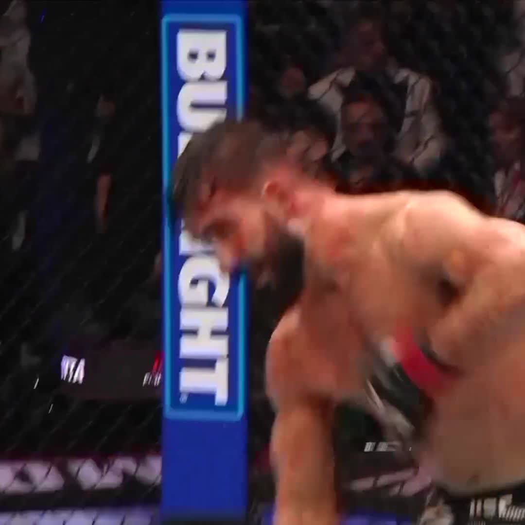 ナジム・サディコフ、勝利の舞🕺 #UFCBaku