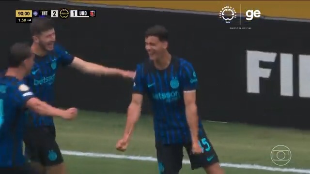 O gol da vitória da Inter de Milão sobre o Urawa Reds. Carboni. 2 a 1. 🎥 TV Globo | ge