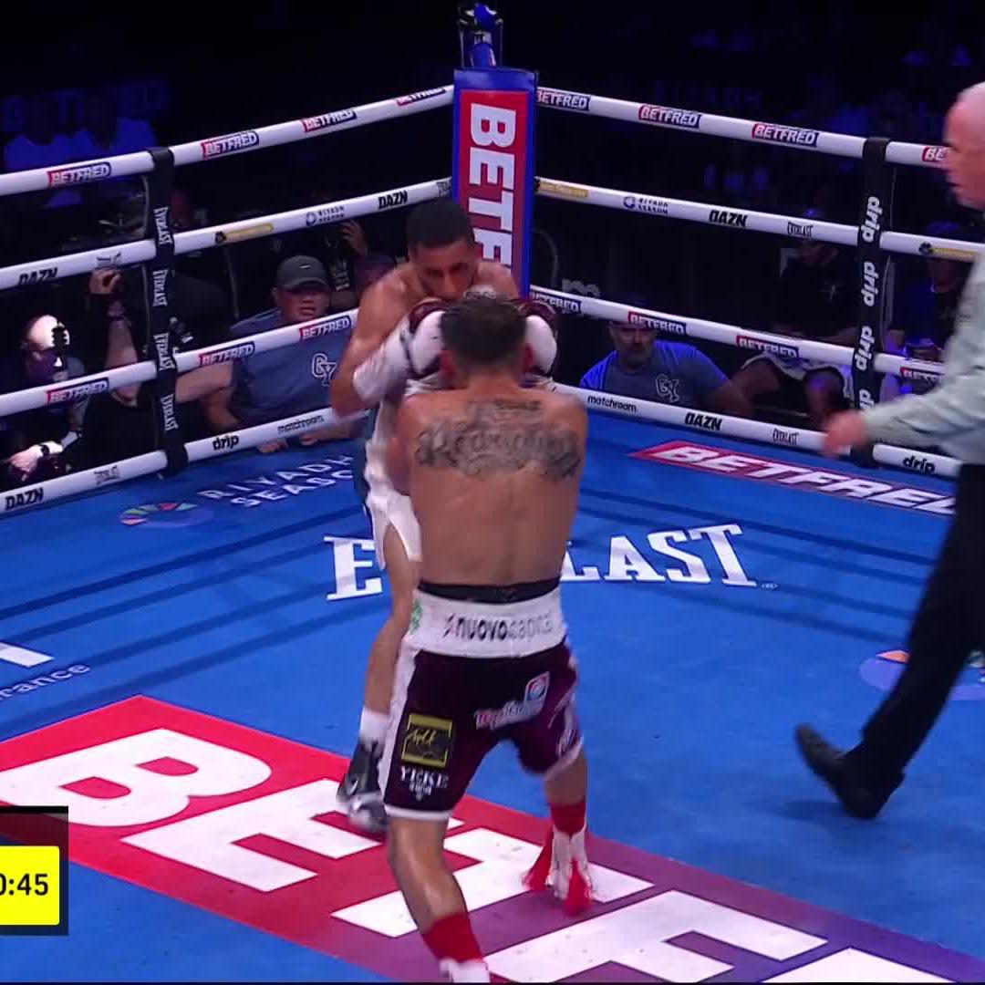 MASSIVE shots from both men 🔥 #YafaiRodriguez | Live NOW on DAZN