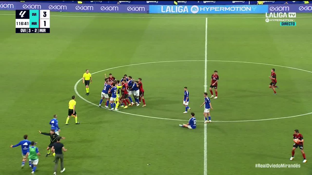 El tipo de imágenes que nunca nos gusta ver en el terreno de juego ❌ #LALIGAHYPERMOTION