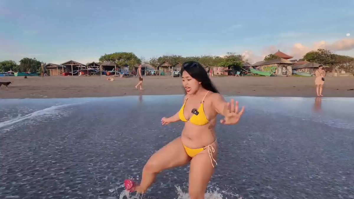 HAPPY BANGET KALO SUNSETAN DIPANTAI INI ｜ BULE” JUGA SENENG JEMURAN SEKALIGUS JALAN” DISINI #elonmusk #bali #mamicantik #novitasarish