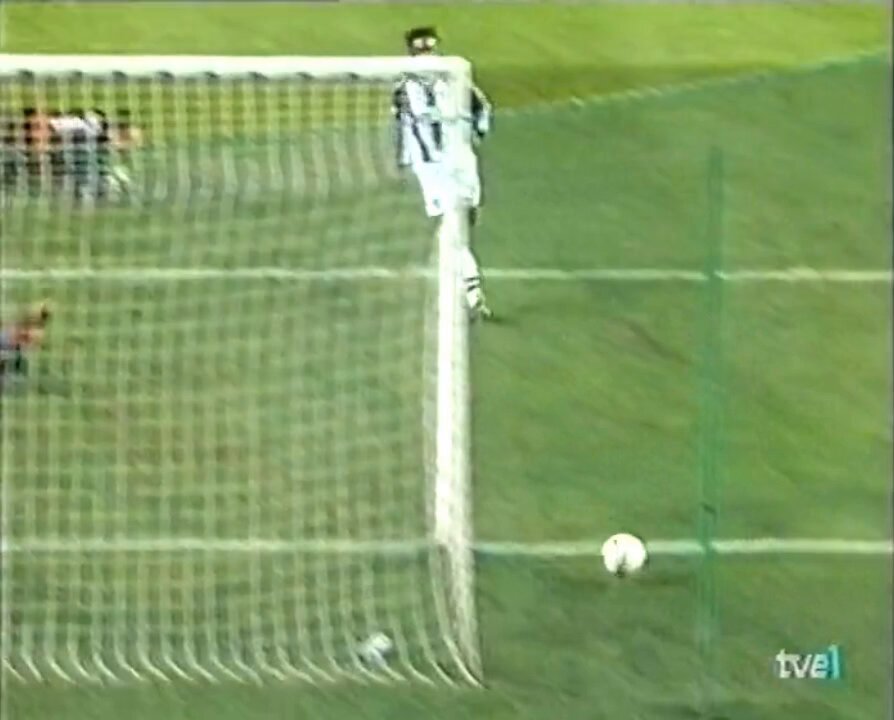 Riquelme vs Newcastle United - Uefa Champions League 2002/03.