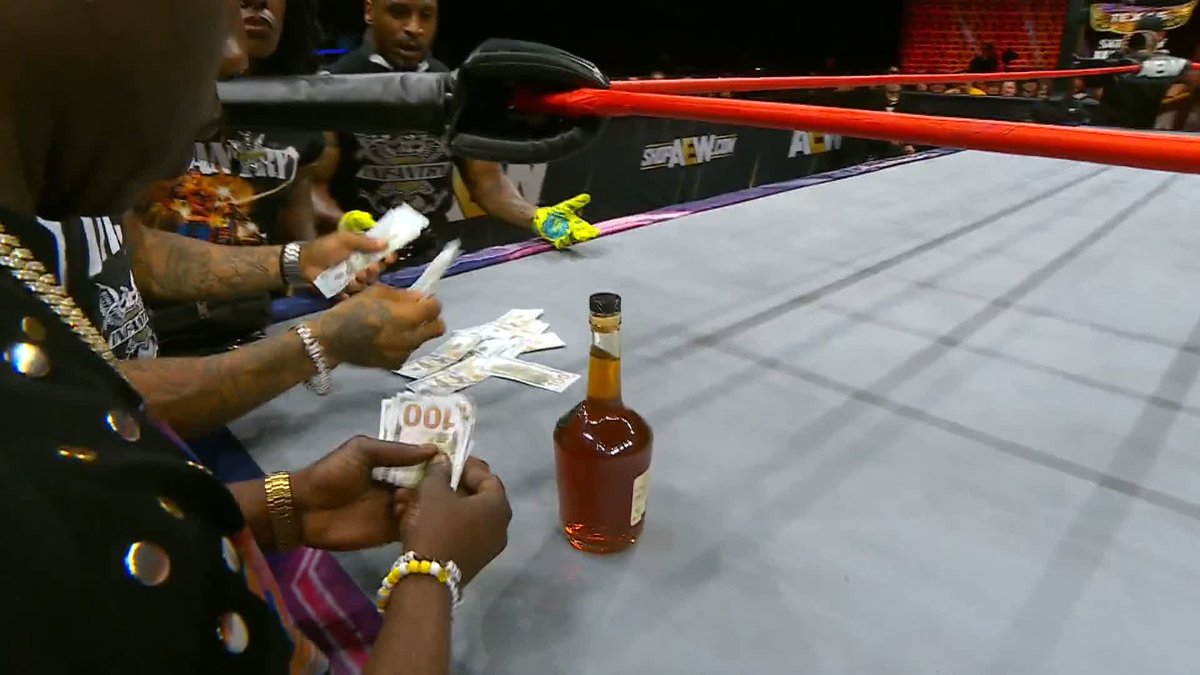 Prince Nana and The Infantry gambling on the Swerve vs Shane Taylor match and Tony Schiavone pulls up for some action ๐๐๐#AEW #AEWCollision