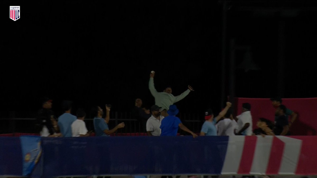 WHAT A CRAZY CROWD CATCH. 🤯