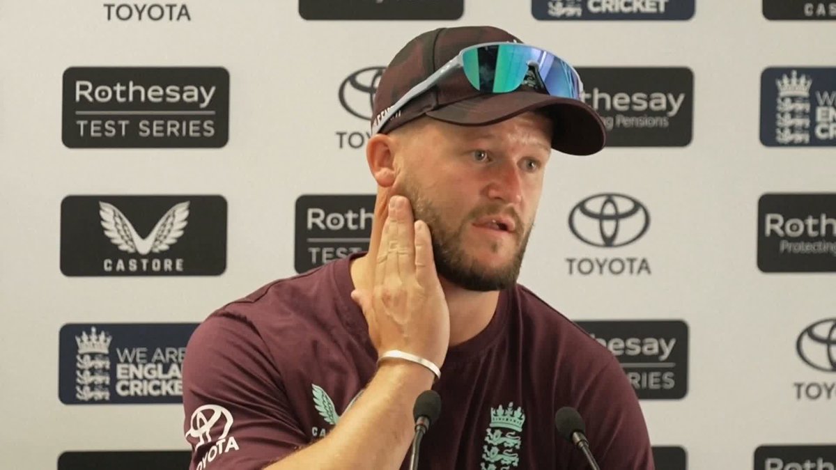 "Goosebumps when he got to a 100, there's no better feeling than that" 👏 Ben Duckett praises Ollie Pope for his century against India at Headingley 💯