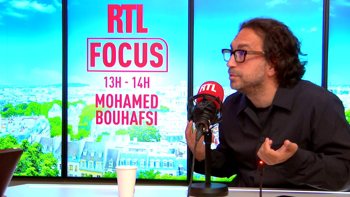"Y a-t-il un dealer dans l'avion ?" : histoire vraie, prison, Nicolas Sarkozy... Ce qu'il faut savoir sur la série événement sur Netflix. 🎙️Olivier Bouchara, co-créateur de la série, au micro de Mohamed Bouhafsi dans #FocusDimanche sur #RTL