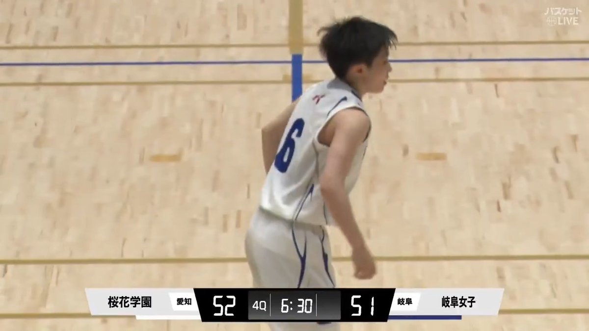 怒涛の追い上げ #桜花学園📣 #竹内みや(#6)からのオシャレパスを #國武珂憐(#9)がしっかり決める👏 試合は最後まで目の離せない展開に👀 🏀東海大会 女子決勝🏆 #桜花学園 🆚 #岐阜女子 ▶見逃し視聴はコチラ #バスケットLIVE 配信中📡 #高校バスケ #ブロック大会 高校バスケby日本バスケットボール協会(JBA)