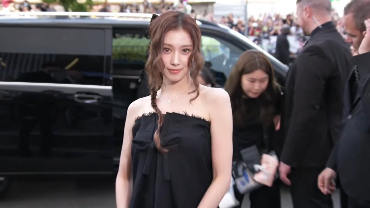 SANA IS HERE AT MILAN FASHION WEEK AS PRADA AMBASSADOR #PradaxSANA