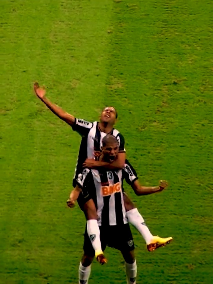CABEÇADA DO LEONARDOOOO... PRUUUGOOOOL ⚽ São 36 gols com a camisa do Galo, mas esse é o mais marcante: o gol que eternizou sua lenda. Parabéns, ídolo!