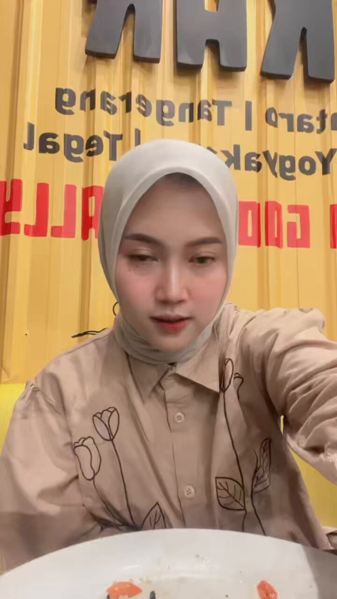 upload disini gpp kan? 😌