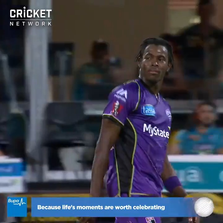 Jofra Archer without gloves ~ 100mph
