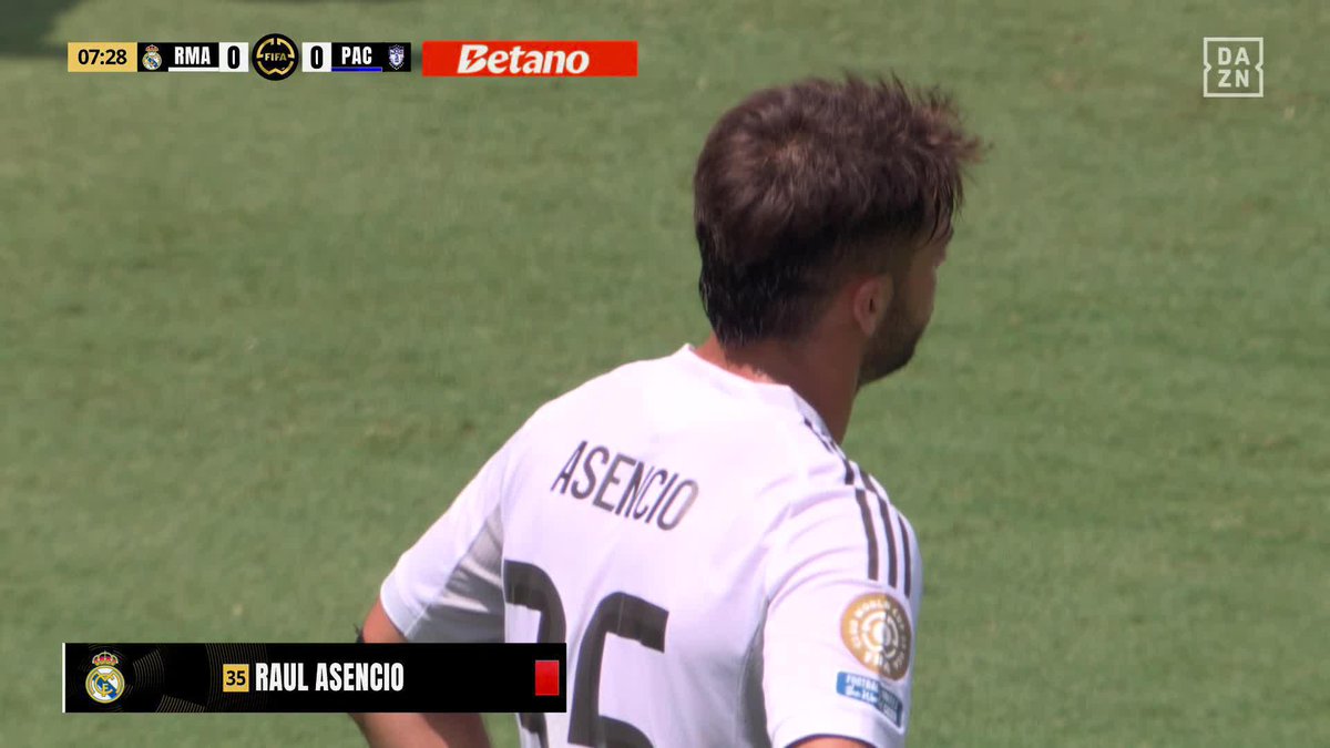Asensio foi expulso aos 7 minutos.