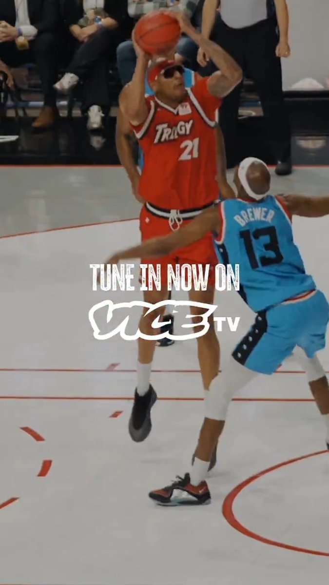 Game 3 rollin’. Rig Hands vs. Triplets—flip your TV channel to VICE Sports and tune in.