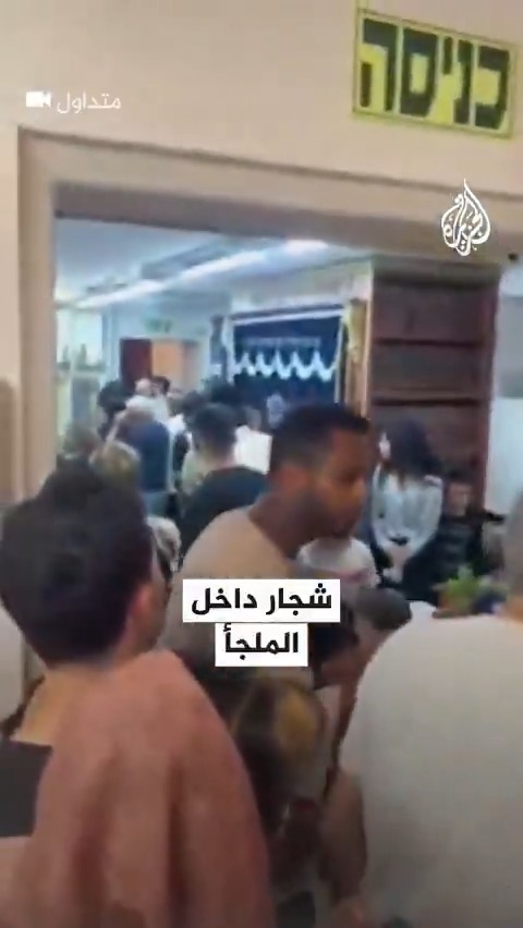 فوضى وشجار داخل ملجأ في تل أبيب عقب دوي صافرات الإنذار تزامنا مع الهجمات الصاروخية الإيرانية على إسرائيل