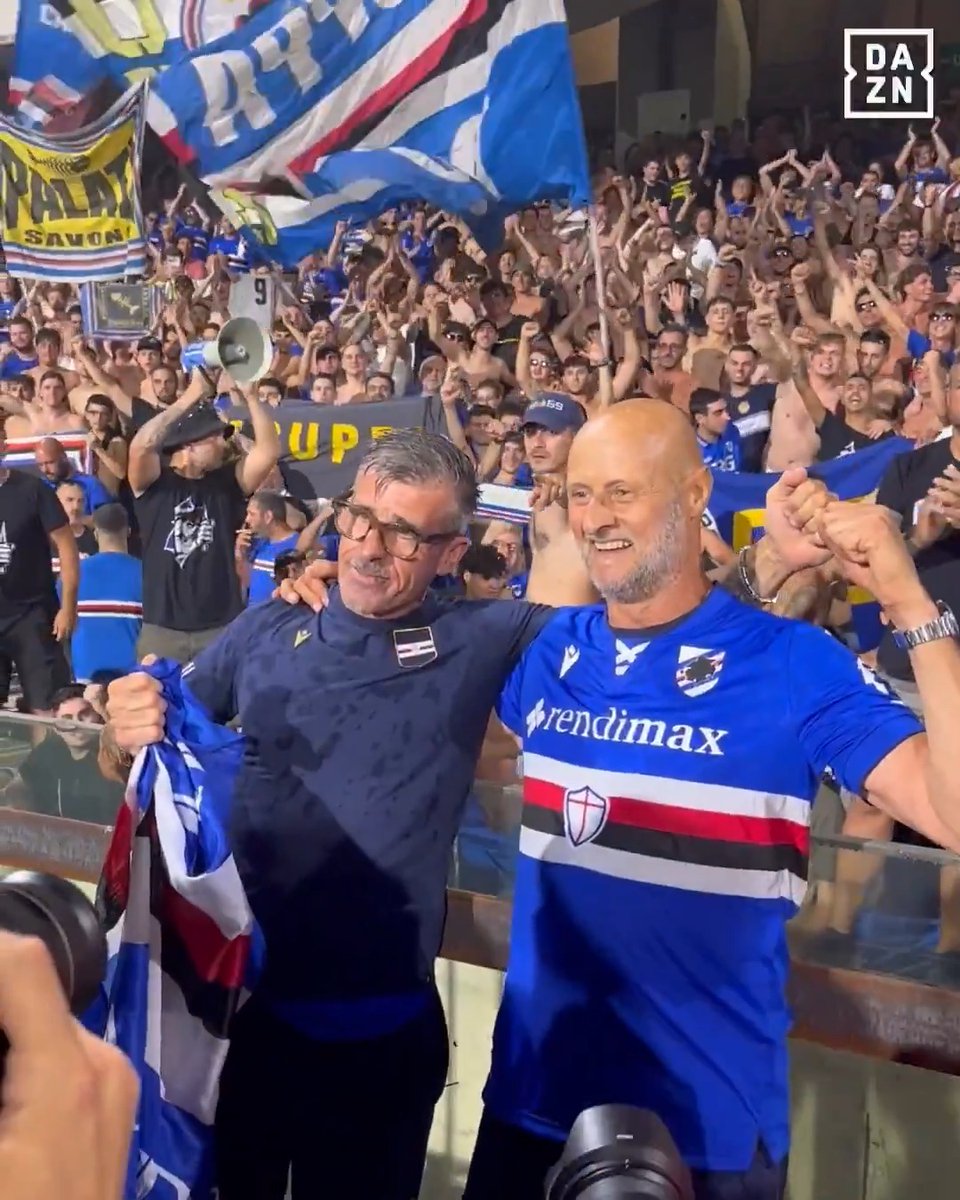 Evani e Lombardo festeggiano la salvezza coi tifosi della Samp 🔵⚪️🔴⚫️⚪🔵 #SalernitanaSamp #SerieBKT #DAZN