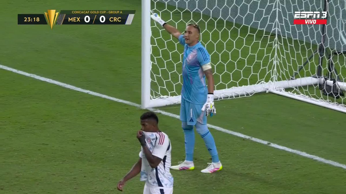 LO DE KEYLOR NAVAS NO TIENE PALABRAS🤯🔥 ¡INCREÍBLE LO QUE SACÓ PARA EVITAR EL PRIMERO DE MÉXICO!🇨🇷🧤 📺 Disfruta toda la Concacaf #CopaOro2025 🏆 en #DisneyPlus