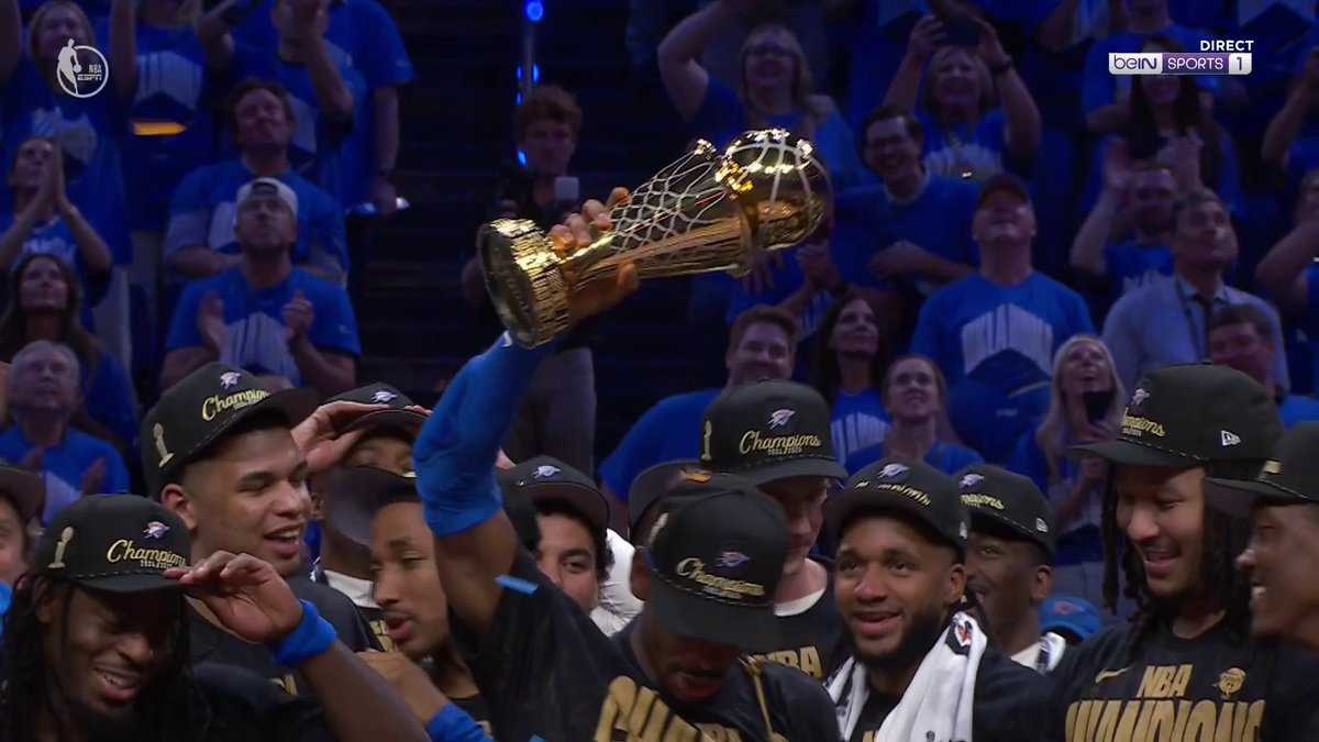 👏 SHAI. GILGEOUS. ALEXANDER. 👉 MVP des #NBAFinals 👉 MVP de la saison régulière 👉 Meilleur marqueur de la saison Une première depuis Shaq il y a 25 ans ! #NBAExtra