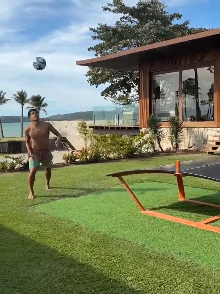⚽ Gabriel Sara, ağabeyiyle kapışıyor.