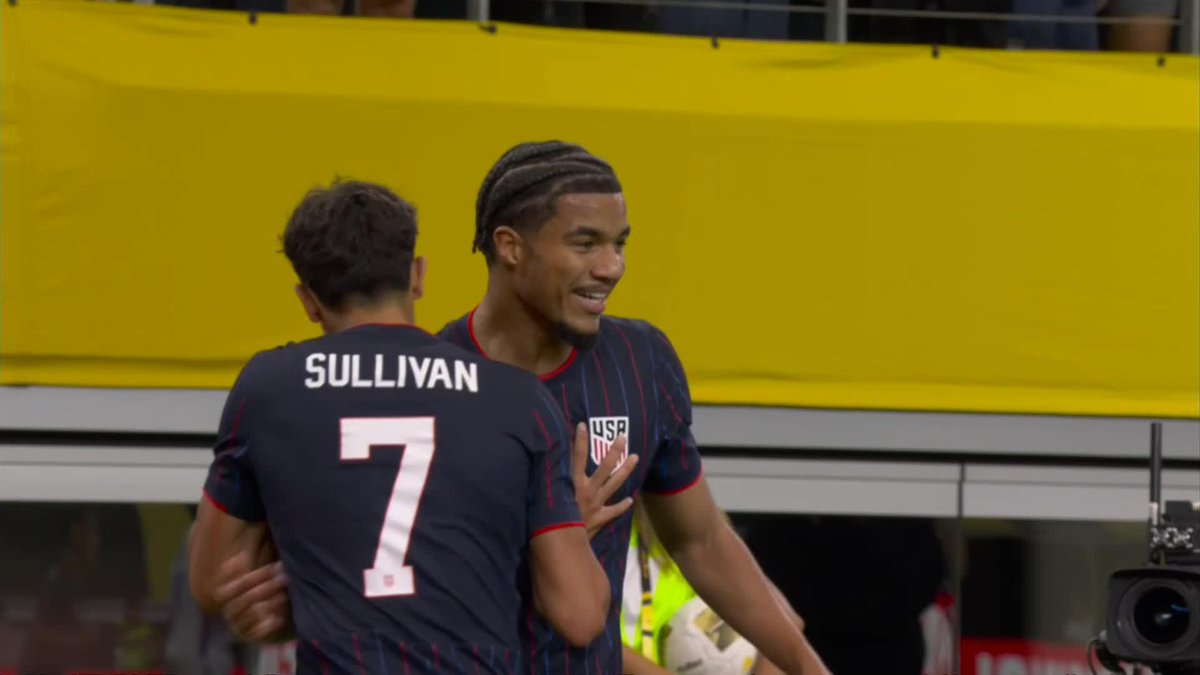 "Malik Tillman shining for the United States!" 💫 That’s three goals in three Gold Cup games after his header against Haiti last night 🇺🇸