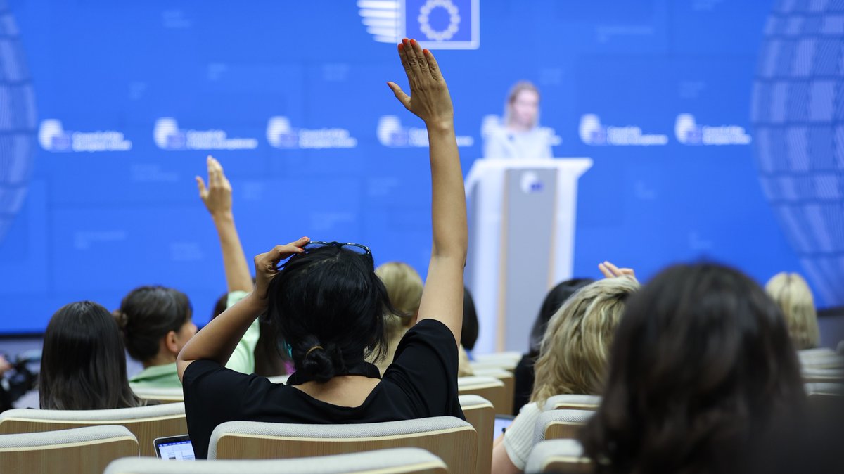 EU Foreign Ministers met today to discuss a wide range of issues: 🔹 Situation in the Middle East 🔹 Russian aggression against Ukraine 🔹 China and European security My press conference following the Foreign Affairs Council ↓