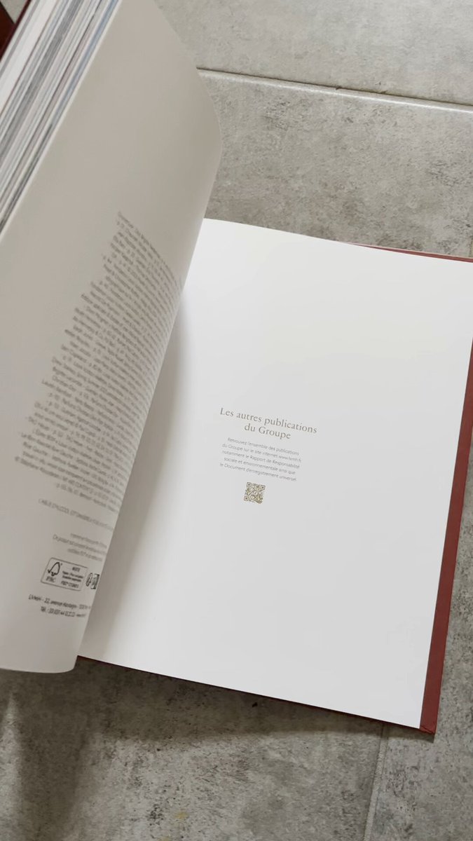 🤩 Masterclass de LVMH $MC avec son rapport annuel 2024 📊 Un bel ouvrage qui vient enrichir la collection de la bibliothèque finance 📚✨