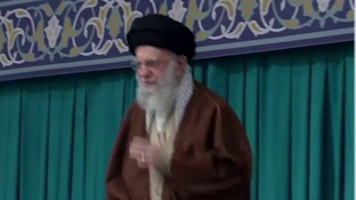 "Le régime tombera si on arrête de dialoguer avec ces assassins et si l'Occident cesse de traiter avec eux comme avec des partenaires" Iraj Bazrgari, iranien vivant au Canada
