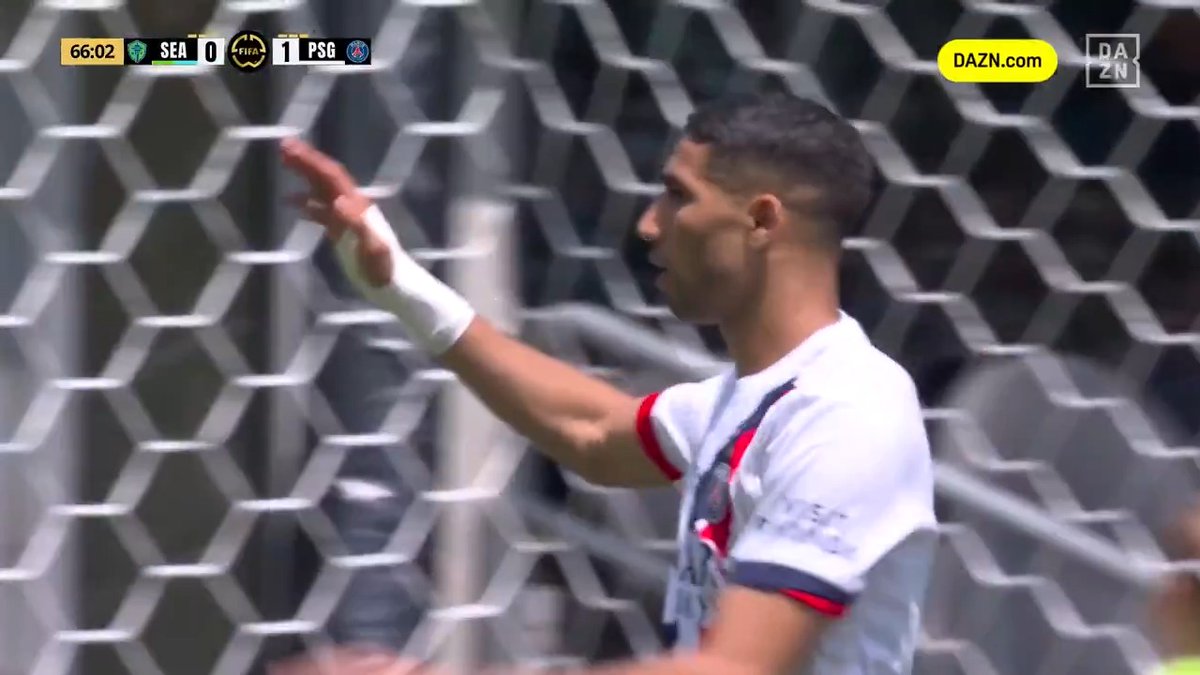 Achraf Hakimi trottine vers le ballon d’or tout simplement !