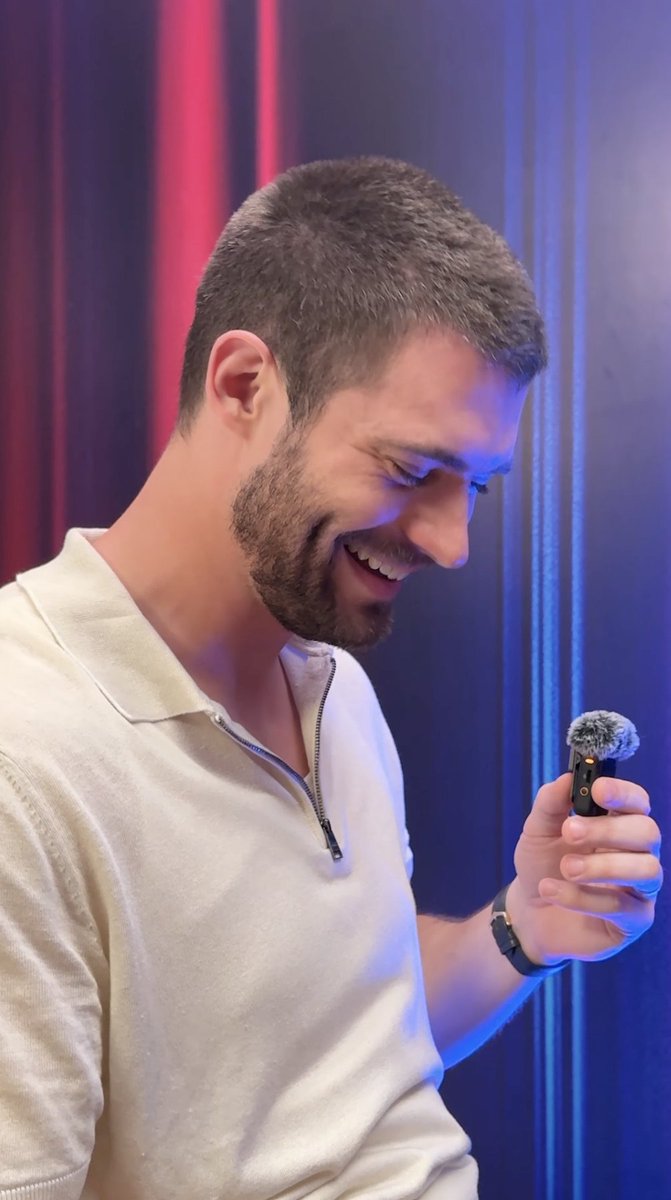 David’s kryptonite? This compliment game. 😂