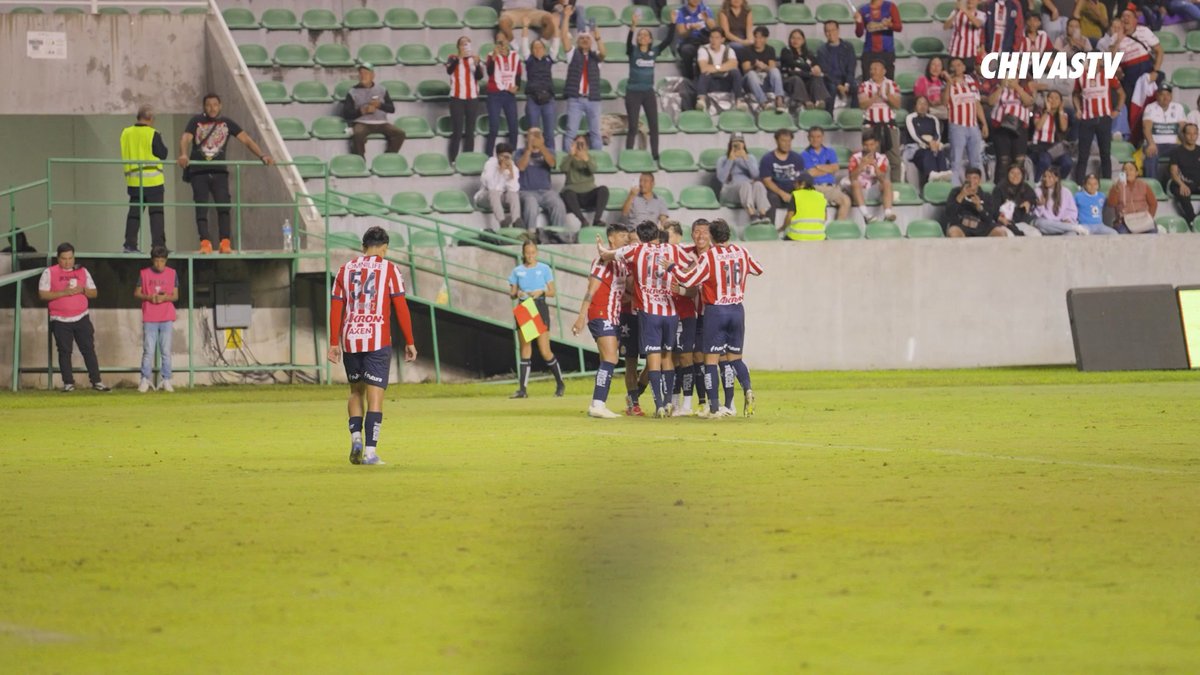 🔝 El golazo con el que Omar Govea inauguró el marcador en nuestro triunfo de anoche 🥵 😤 Le tuvo fe a su pierna derecha y sacó un potente disparo que dejó sin oportunidad al guardameta rival 👊🏼 Suscríbete a CHIVASTV 👉🏼 📺