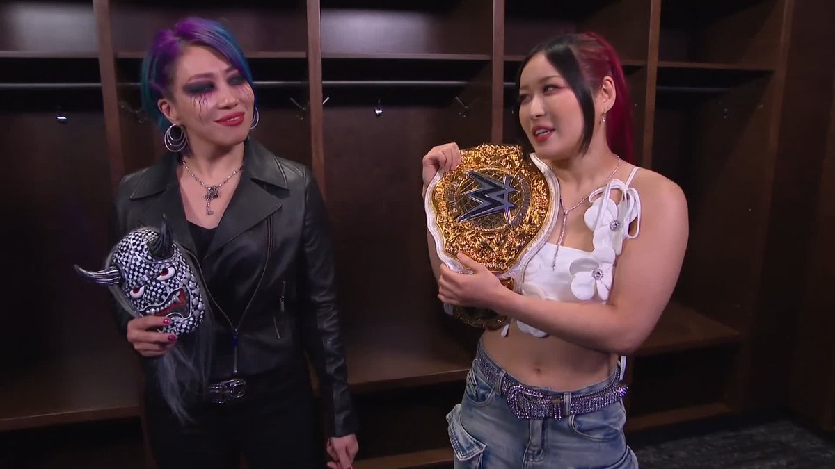 Well this is interesting! #WWERaw