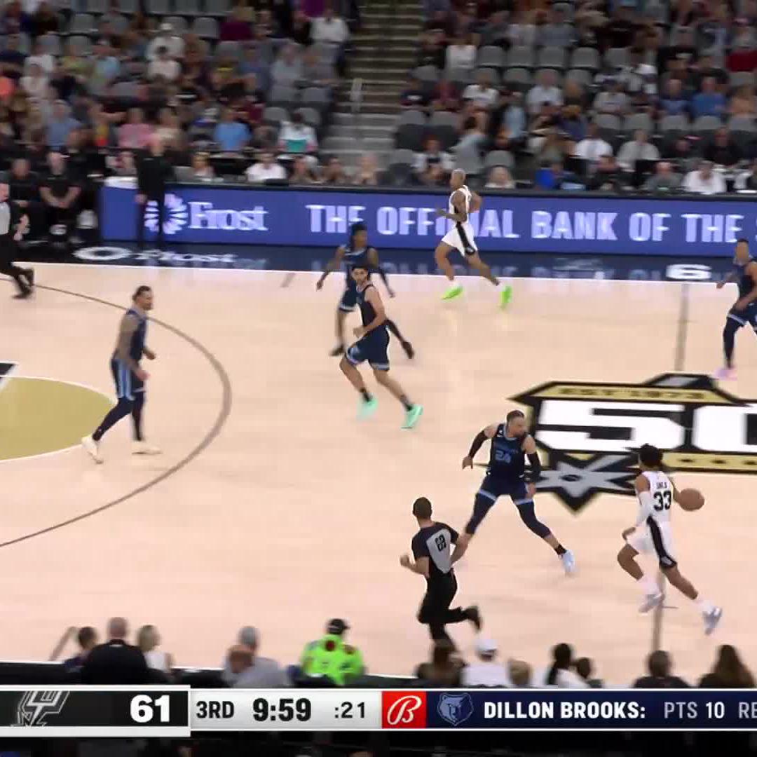 Every coach, at every level, should show their team this clip. Beautiful basketball