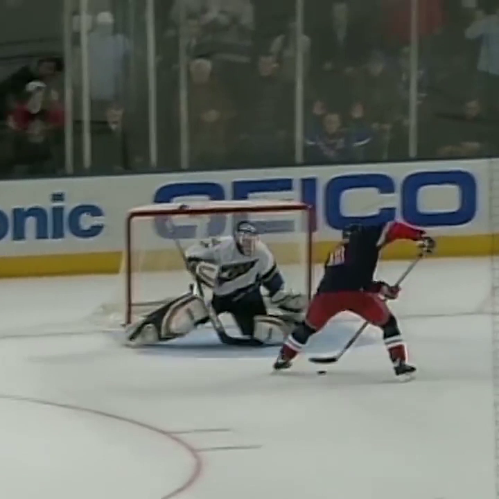 Dnes slaví 50. narozeniny autor možná nejlepšího nájezdu v historii NHL, Marek Malík! Všechno nejlepší! 🥳