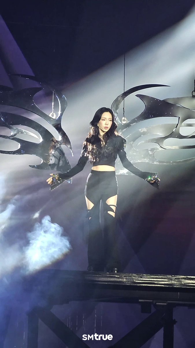 🪽 TAEYEON 🪽โบยบินอย่างสง่างามด้วยปีกที่ทุกคนรอคอยในการแสดงเพลง 🏹 INVU 🏹 💜 ตราตรึงทุกสายตาไปกับความยิ่งใหญ่สมฐานะคิง 👑 TAEYEON 👑 #TAEYEON #태연 TAEYEON Official #GirlsGeneration #소녀시대 Girls' Generation #TAEYEON_TheTENSE #TheTENSE #BANGKOK #TAEYEON_TheTENSE_in_BANGKOK #SMTrue