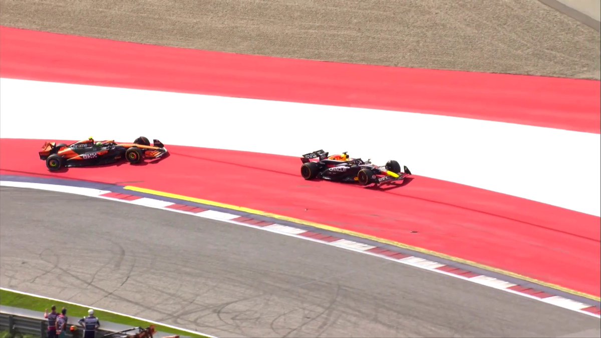L'an dernier en Autriche, Max Verstappen et Lando Norris s'accrochaient 😬 Quels souvenirs gardez-vous de ce moment ? #AustrianGP #F1