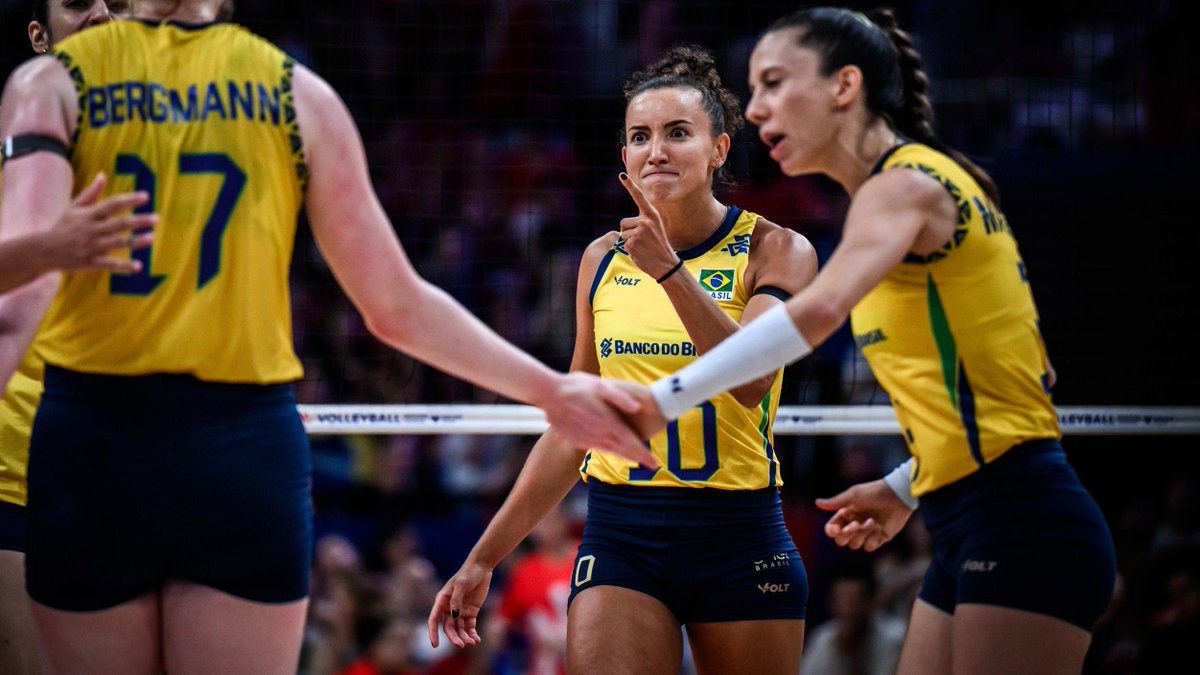 First one on the board! 💥 Gabi opens her #VNL2025 with a sharp hit against Türkiye — her first point of the tournament. Let’s hope it’s just the beginning! 🇧🇷🔥 #Volleyball #BePartOfTheGame