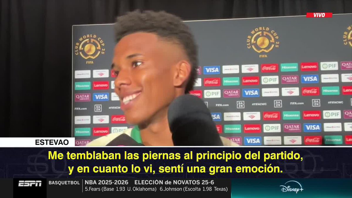 "ME TEMBLABAN LAS PIERNAS... EN CUANTO LO VI, SENTÍ UNA GRAN EMOCIÓN", así describió Estevao, la joyita de Palmeiras, lo que sintió al ver y compartir la cancha con LIONEL MESSI 🐐 📺 Mirá los partidos de #DisneyPlus de la #FIFACWC 🏆🌎 en el Plan Premium