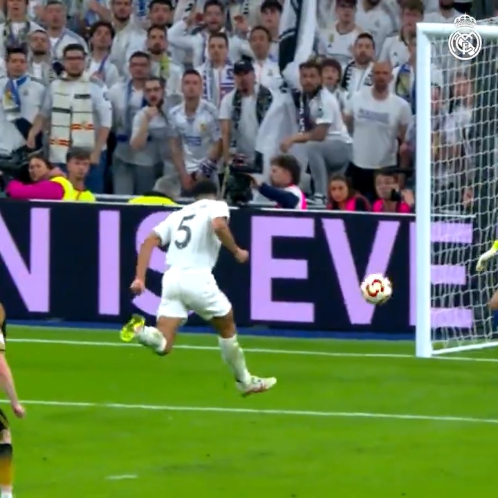 Vini's weak foot crosses gotta be studied man... unreal guy 🔥
