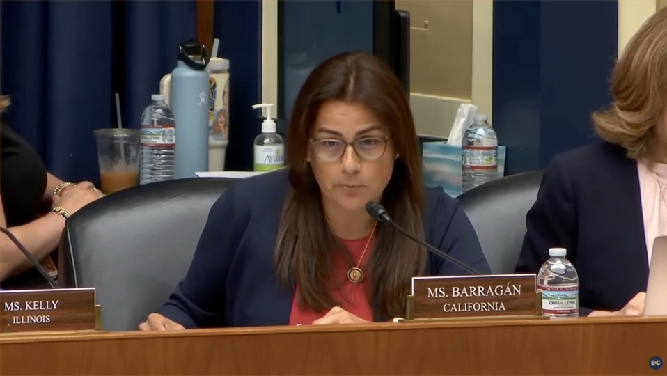 Rep. Barragán: The budget you proposed is going to cut $1.7 billion from the main federal agency that supports Alzheimer's research RFK Jr.: I can tell you that we have not cut any clinical trials on Alzheimer's Rep. Barragán: There were 35 and you guys have already cut 13 of them. The funding this was congressionally approved on a bipartisan basis RFK JR.: I don't know that what you're saying is true